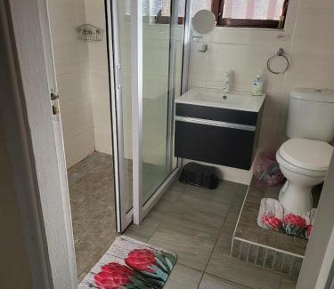 Hibberdene Casa | Catalina Bay Beach Retreat - Blue Whale Beach House