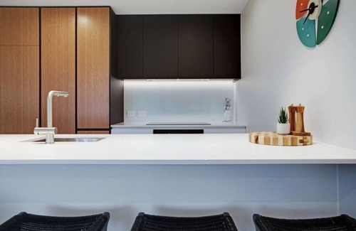 Hobsonville Apartamento | Catalina Bay Seascape with Bay Views and Carpark
