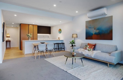 Hobsonville Apartamento | Catalina Bay Seascape with Bay Views and Carpark