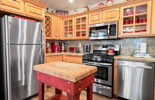Big Bear Lake Casa | Cabina Catalina Creekside: Cabina de 2 dormitorios / 2 baños en Big Bear Lake, para 4 personas