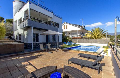 El Farell Villa | Catalunya Casas Beautiful Villa in Sant Pol de Mar 60km from Barcelona