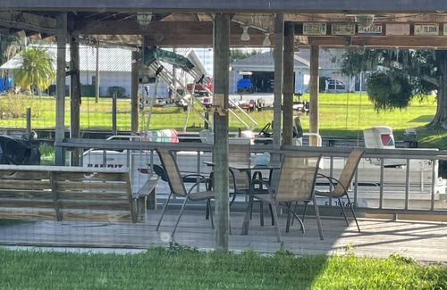 Lorida Casa | Catch and Relax…away from it all but close enough to everything. little Gem!!!