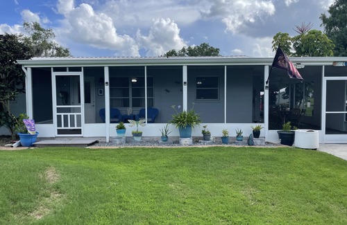 Lorida Casa | Catch and Relax…away from it all but close enough to everything. little Gem!!!