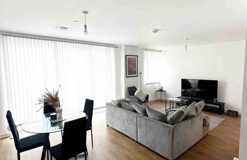 Rushey Green Apartamento | Catford Bridge 1BR Flat | Fast Wi-Fi + Transit