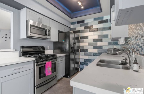 Cathedral City Casa | Cathedral Canyon Country Club Townhome Available year around