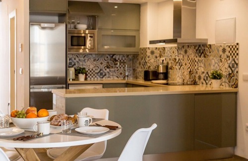 La Seu Apartamento | CATHEDRAL LUXURY TERRACE FLAT 2BR,2BA, A\C,Wifi