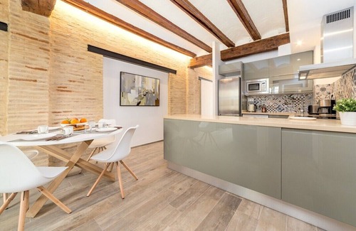 La Seu Apartamento | CATHEDRAL LUXURY TERRACE FLAT 2BR,2BA, A\C,Wifi
