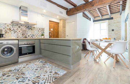 La Seu Apartamento | CATHEDRAL LUXURY TERRACE FLAT 2BR,2BA, A\C,Wifi