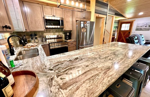 Caton Cabina | Catons Chapel (3-Bedroom Cabin) by RedAwning