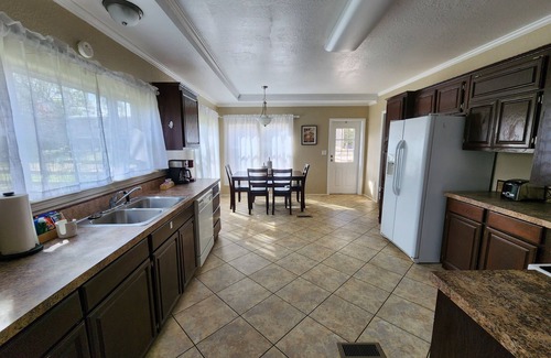 Tyler Casa | Cattlemens Quarters beautiful ranch setting with fenced yards and a great deck!