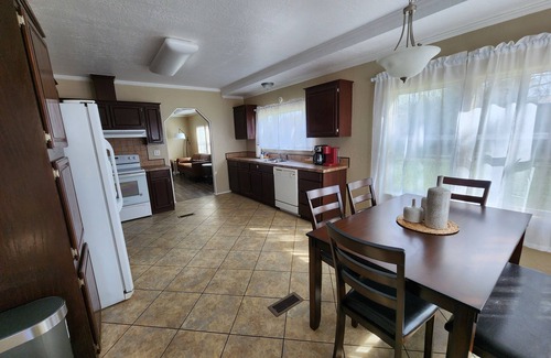 Tyler Casa | Cattlemens Quarters beautiful ranch setting with fenced yards and a great deck!