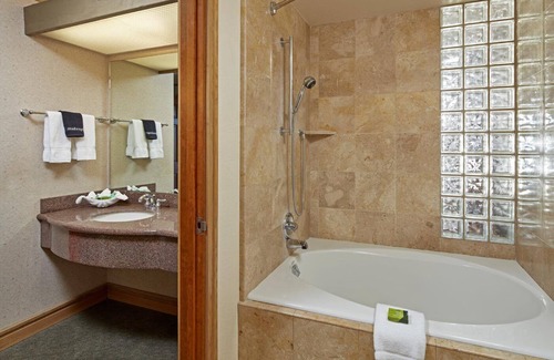 San Simeon Hotel | Cavalier Resort Premium King | Pools, Coastal Kitchen & Near San Simeon Sights