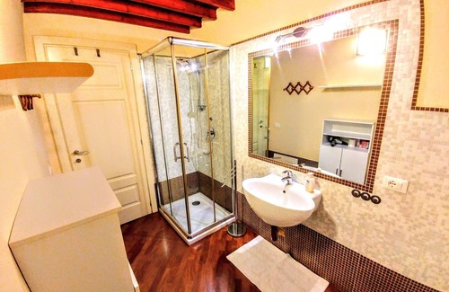 Historic Castle District Apartamento | CAVALLERS - High ceilings vintage flat in the Castello quarter - IUN P1306