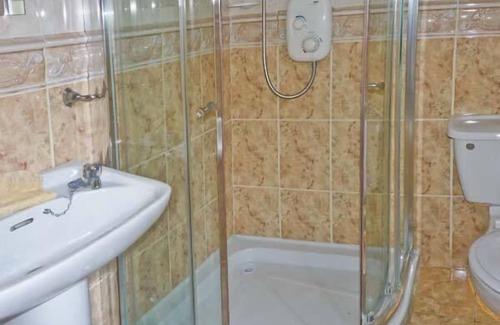 Hollymount Cabaña | CAVAN HILL COTTAGE, family friendly in Ballinrobe, County Mayo