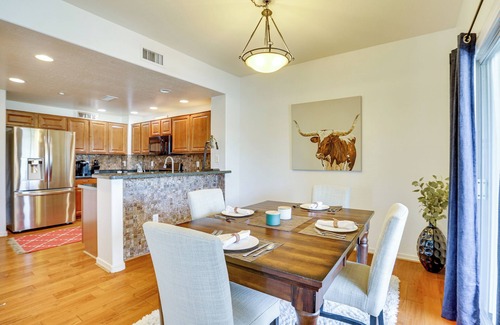 Desert View Village Condominio | Cave Creek Golf Getaway w/ Desert & Course Views