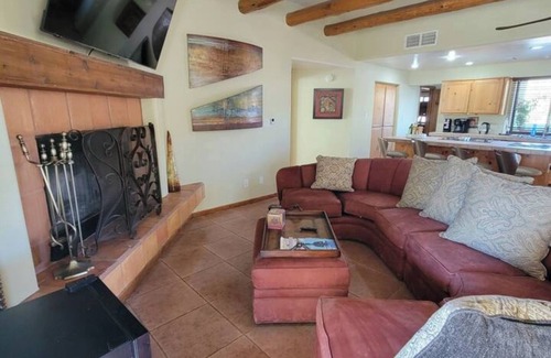 Desert View Village Casa | Cave Creek Southwest hospitality sleeps 12
