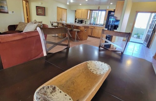Desert View Village Casa | Cave Creek Southwest hospitality sleeps 12