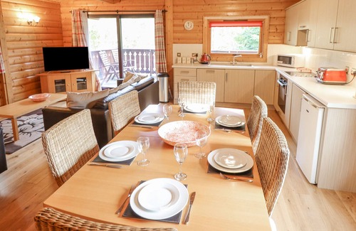 Kenwick Cabina | CAVENDISH LODGE (NO. 60), pet friendly, with a garden in Louth