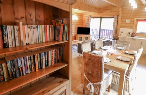 Kenwick Cabina | CAVENDISH LODGE (NO. 60), pet friendly, with a garden in Louth