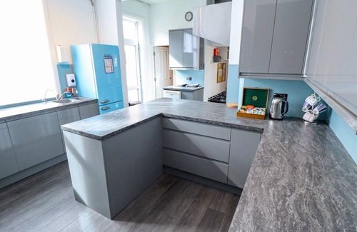 Skegness Casa | CAXTON HOUSE, pet friendly, character holiday cottage in Skegness
