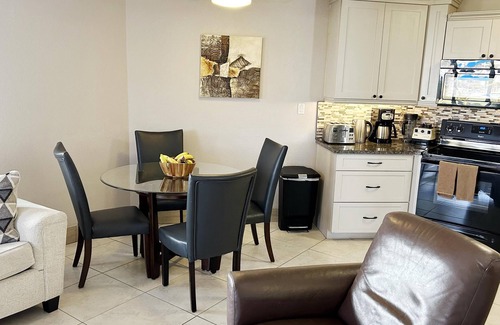 Seven Mile Beach Condominio | Totalmente renovado 1 dormitorio en Seven Mile Beach Cayman Reef Resort # 1