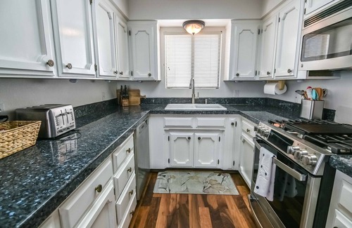 Cayucos Casa | Cayucos-by-the-Sea vacation home. Ocean views!