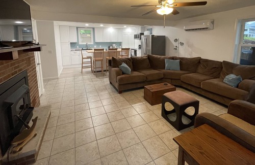 Union Springs Casa | Cayuga Lakefront Home - Large Yard - Firepit Patio - Island View - Walk To Town