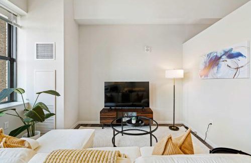 Downtown Cincinnati Apartamento | CBD OTR 1BR Gym Pool Stadium View