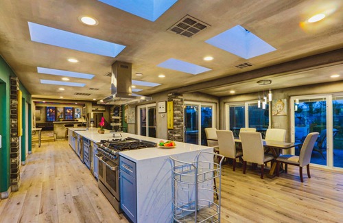 Spring Valley Casa | CC Upgraded 9BD/8BA Villa Near Vegas Strip-3.6mi