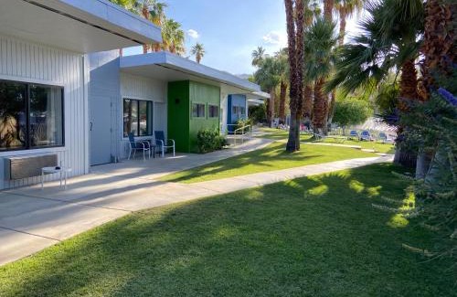 Cathedral City Cove Complejo | CCBC Resort Hotel - A Gay Men's Resort