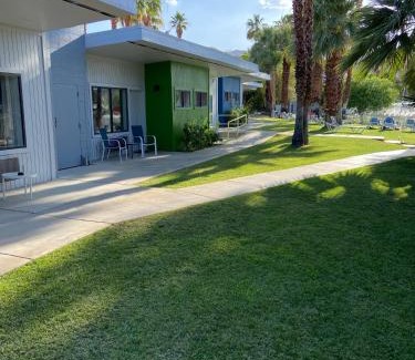 Cathedral City Cove Complejo | CCBC Resort Hotel - A Gay Men's Resort