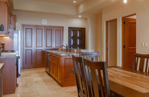 Los Cabos Condominio | CCV Quivira-Luxury 2BR Ground Floor Penthouse Condo w/Large Terrace, 7Resorts