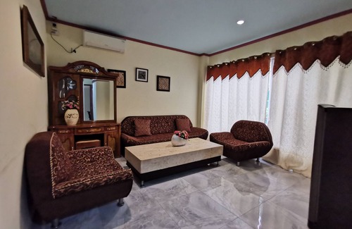 Lahug Hotel | Cebu Hilltop Hotel