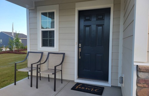 Statesville Casa | Cecile's Charming 2-bedroom house in enchanting Statesville with AC, WiFi