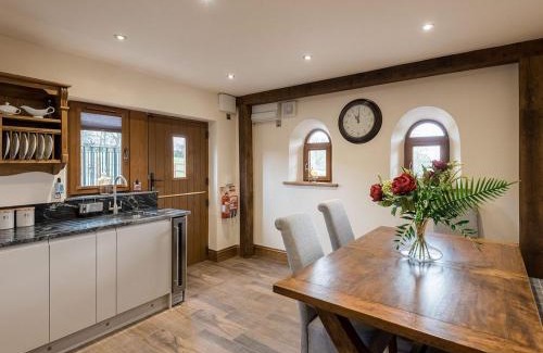 Halifax Casa | Cedar Barn - Uk33352