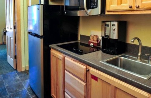 Brian Head Cabina | Cedar Breaks Lodge is just steps away from the Brian Head Ski Resort!