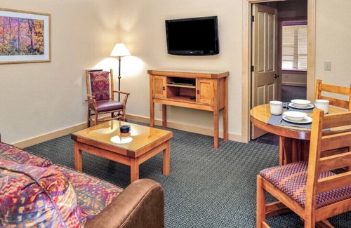 Brian Head Cabina | Cedar Breaks Lodge is just steps away from the Brian Head Ski Resort!