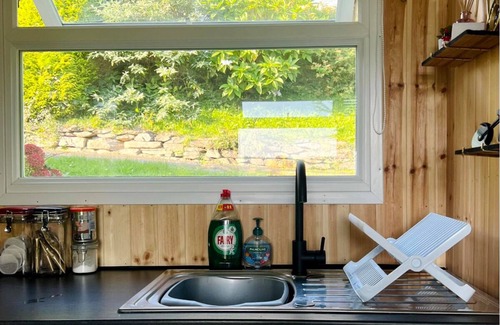 Bryn-crug Chalet De Esquí | Cedar Chalet in Snowdonia Wales. Stunning Woodland Views & Pool, Family & Pets