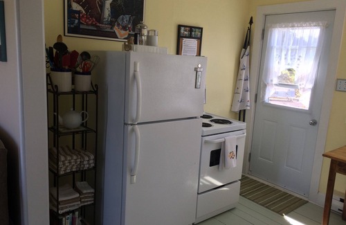 Ketch Harbour Cabaña | Cedar Cottage - acogedor de dos dormitorios, privado, vista al mar - cerca de Halifax y la playa