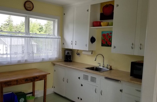 Ketch Harbour Cabaña | Cedar Cottage - acogedor de dos dormitorios, privado, vista al mar - cerca de Halifax y la playa