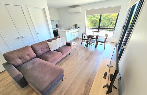 Blackmans Bay Casa | Cedar Cottages Blackmans Bay - Cinnamon Cottage