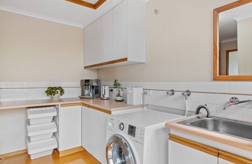 Blackmans Bay Casa | Cedar Cottages Blackmans Bay