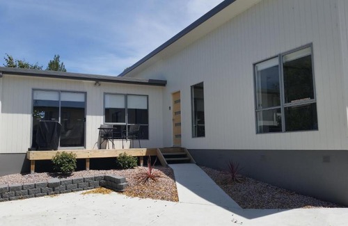 Blackmans Bay Casa | Cedar Cottages Blackmans Bay