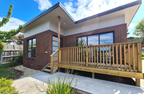Blackmans Bay Casa | Cedar Cottages Blackmans Bay