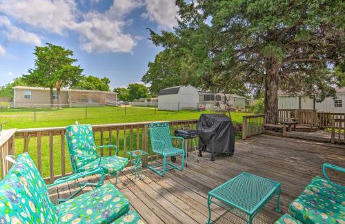 Kemp Casa | Cedar Creek Lake Access Retreat with Deck