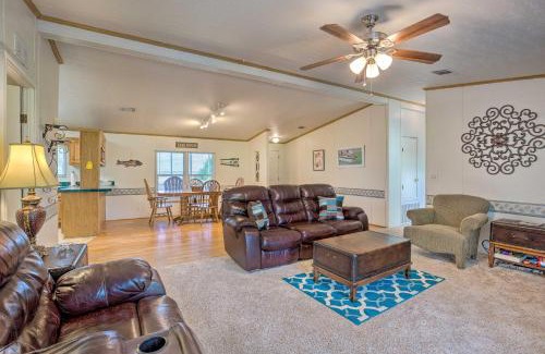 Kemp Casa | Cedar Creek Lake Access Retreat with Deck