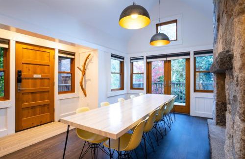 Homewood Casa | Cedar Crest - Eagle Cottage 8