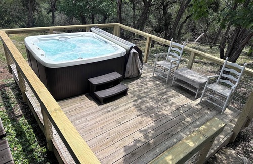 Wimberley Cabaña | Cedar Hill Cottage - Vacaciones en el país de la colina