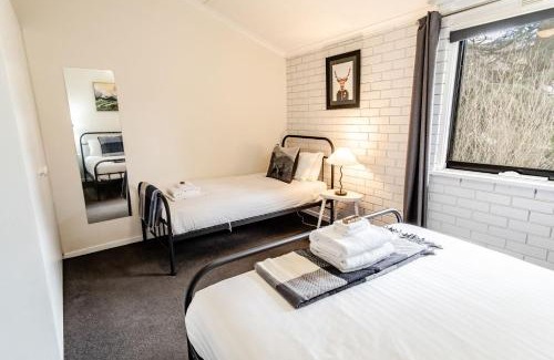 Bright Casa | Cedar Holiday Units - Apartment 4