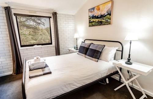 Bright Casa | Cedar Holiday Units - Apartment 4